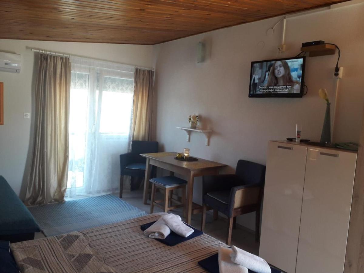 Apartments Carev 1293 Jezera Exterior foto